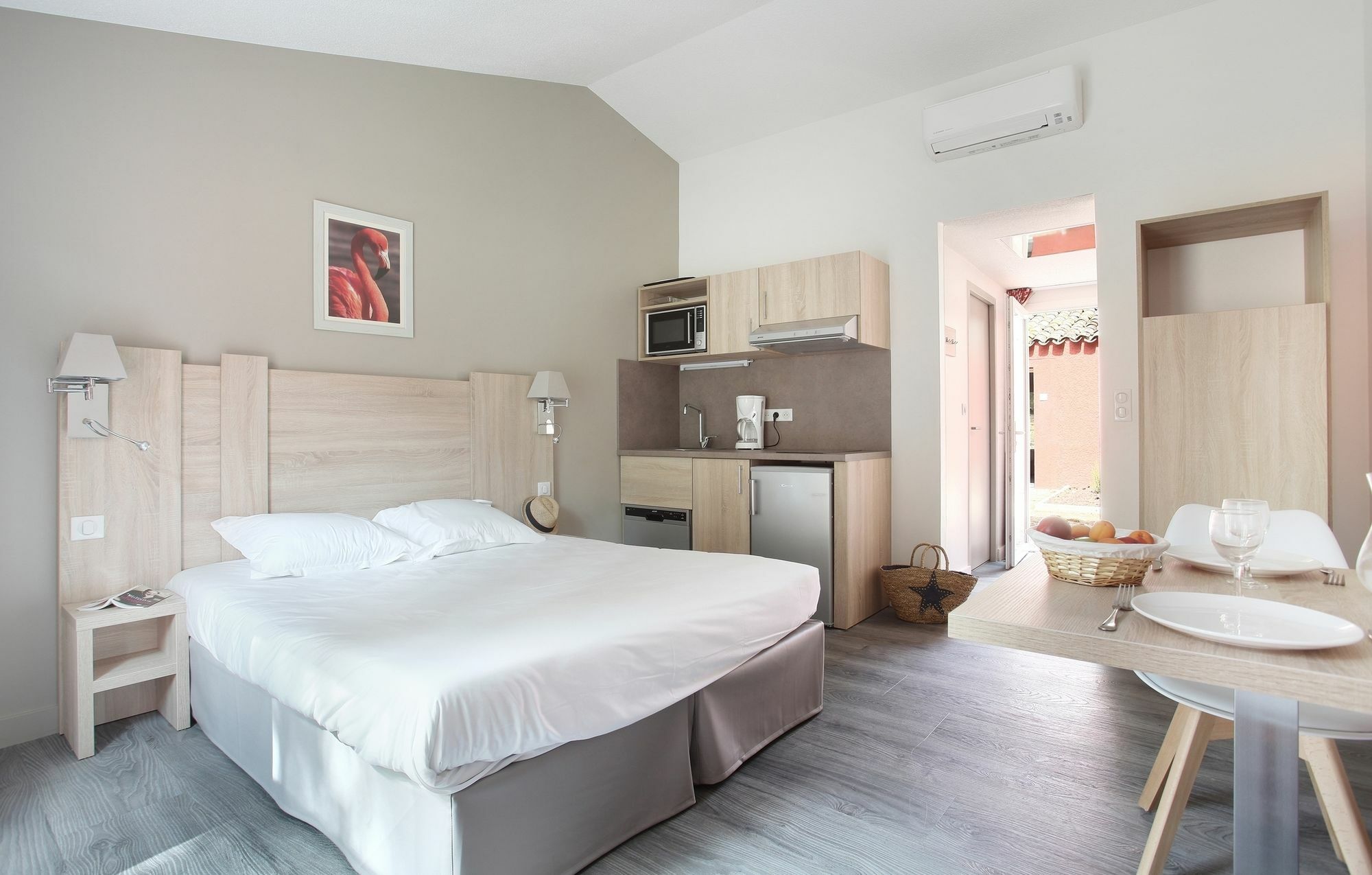 Residence Odalys Le Village Camarguais Les Gardians Арль Экстерьер фото